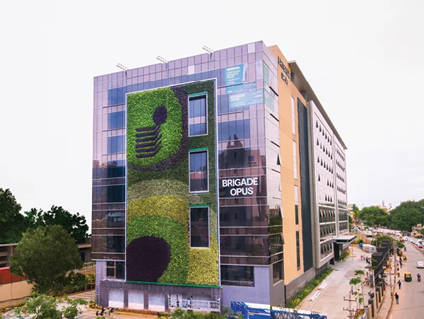MODERN WORKPLACE ENVIRONMENT IN THE HEART OF HEBBAL