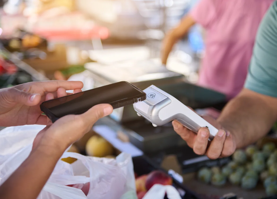 How Technology is Transforming Mall Shopping: From Smart Malls to Digital Engagement